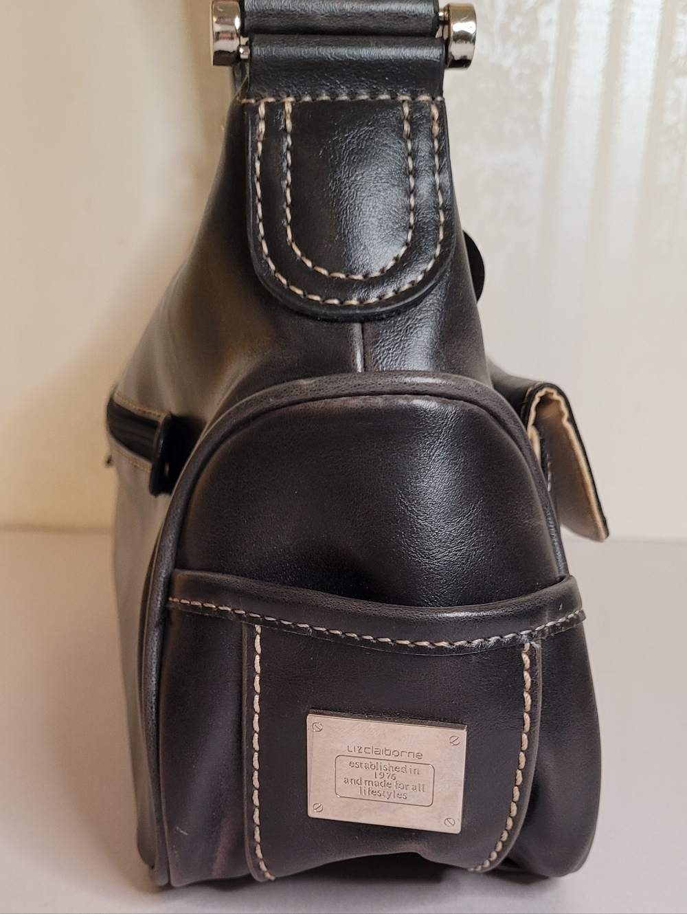 Liz Claiborne Black Shoulder Bag - Picture 6 of 14